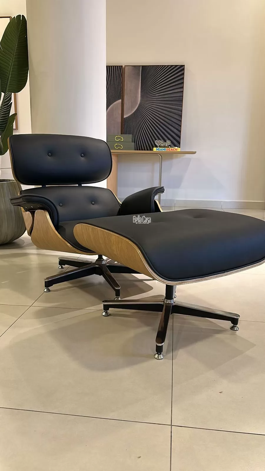 Poltrona Charles Eames con posa pies - Vista 2
