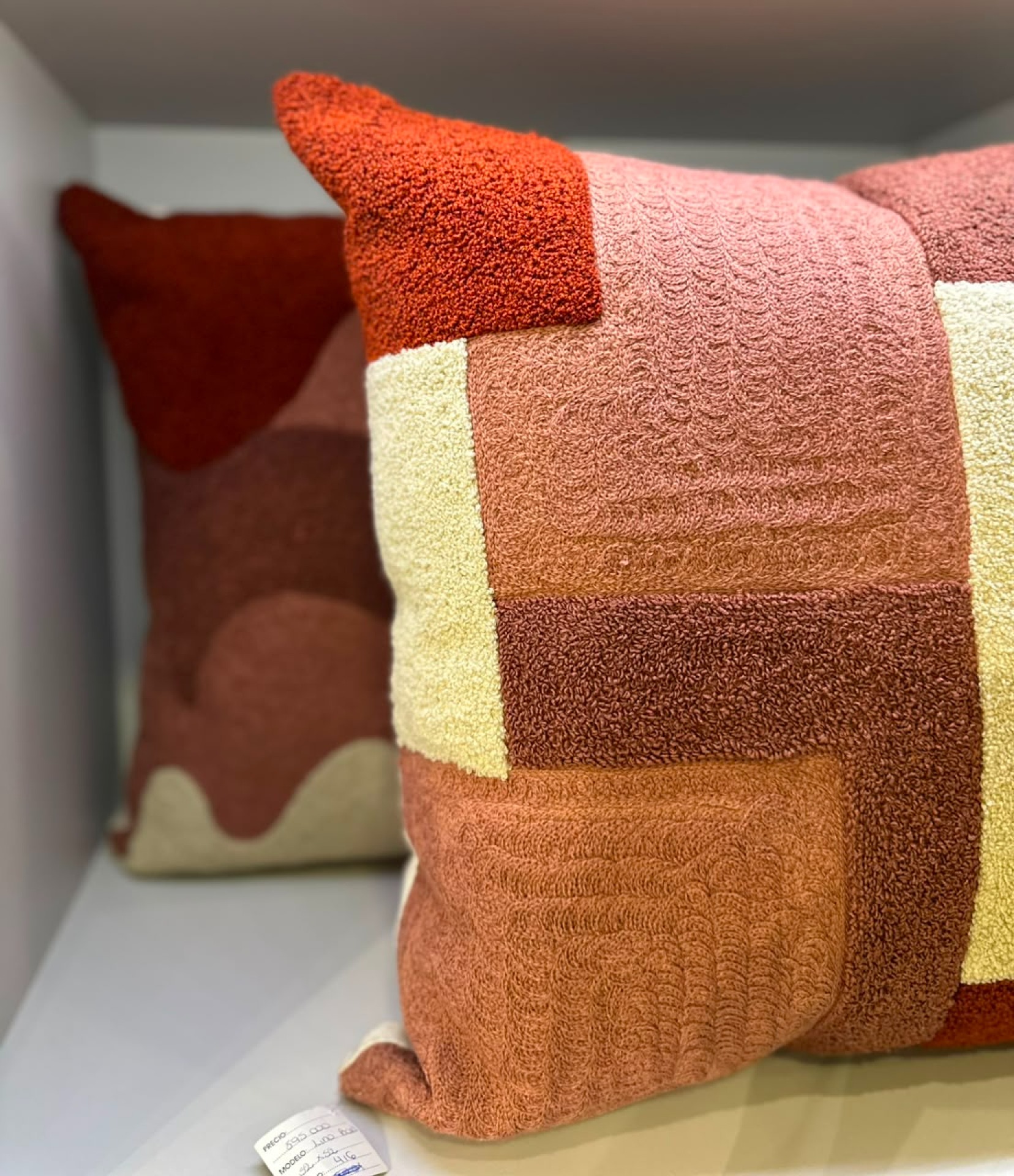 ALMOHADA DECORATIVA 52X52 TRAMADO EN BOUCLÉ
