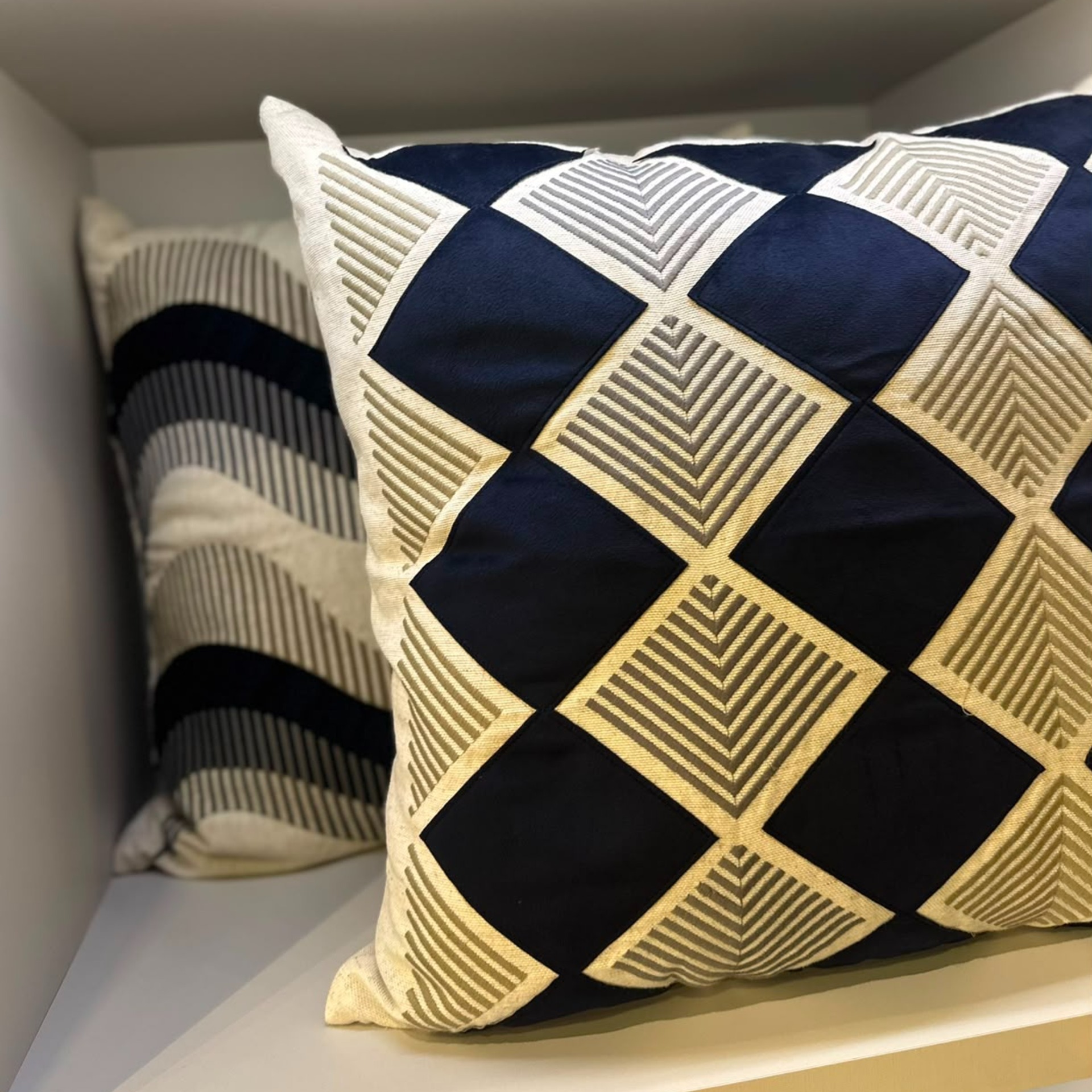 ALMOHADA DECORATIVA 52X52 TRAMADO AZUL  - Vista 3