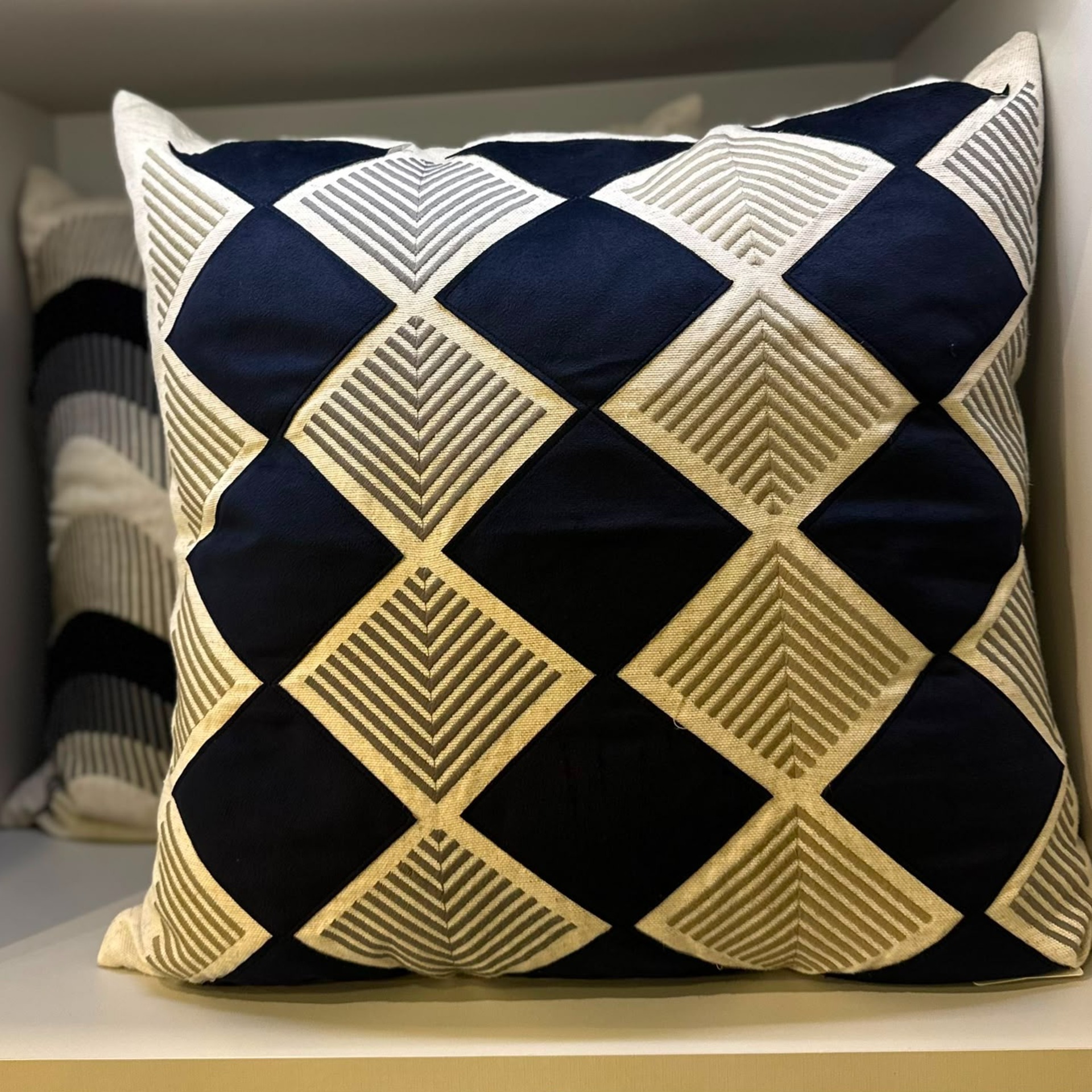 ALMOHADA DECORATIVA 52X52 TRAMADO AZUL  - Vista 4